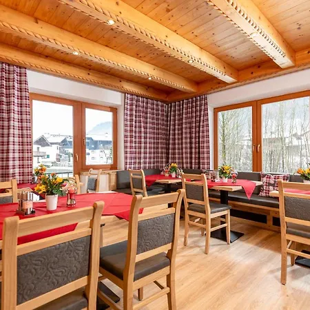 Auhof Гостевой дом 4*