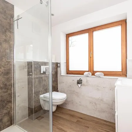 Auhof Πανσιόν 4*